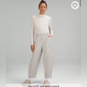 lululemon lab Woven High-Rise Barrel Leg Trouser 26" size 2